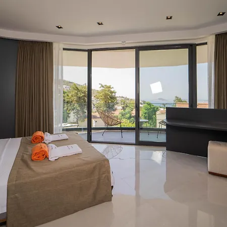 Safran County Villa *