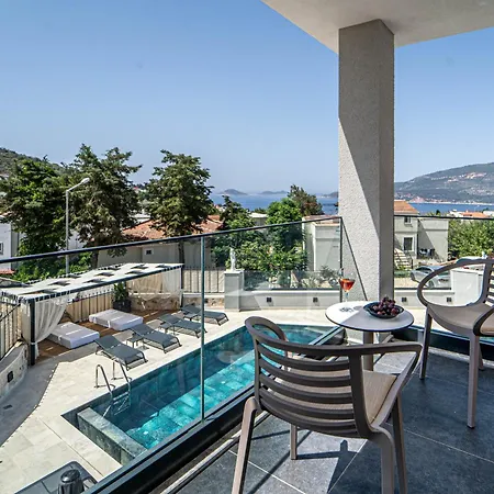 Safran County * Kaş