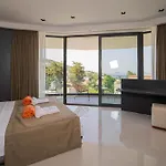 Safran County Villa *